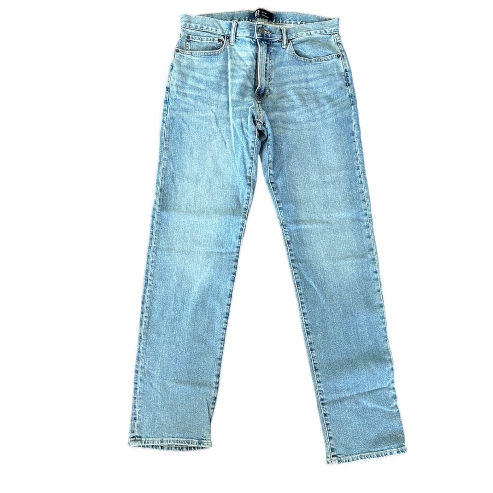 $80 NWOT Gap Classic Straight Jeans 32x34 Medium Wash Hard to Find Size